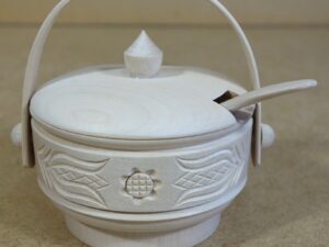 Kübeli geschnitzt mit Deckel und Löffel