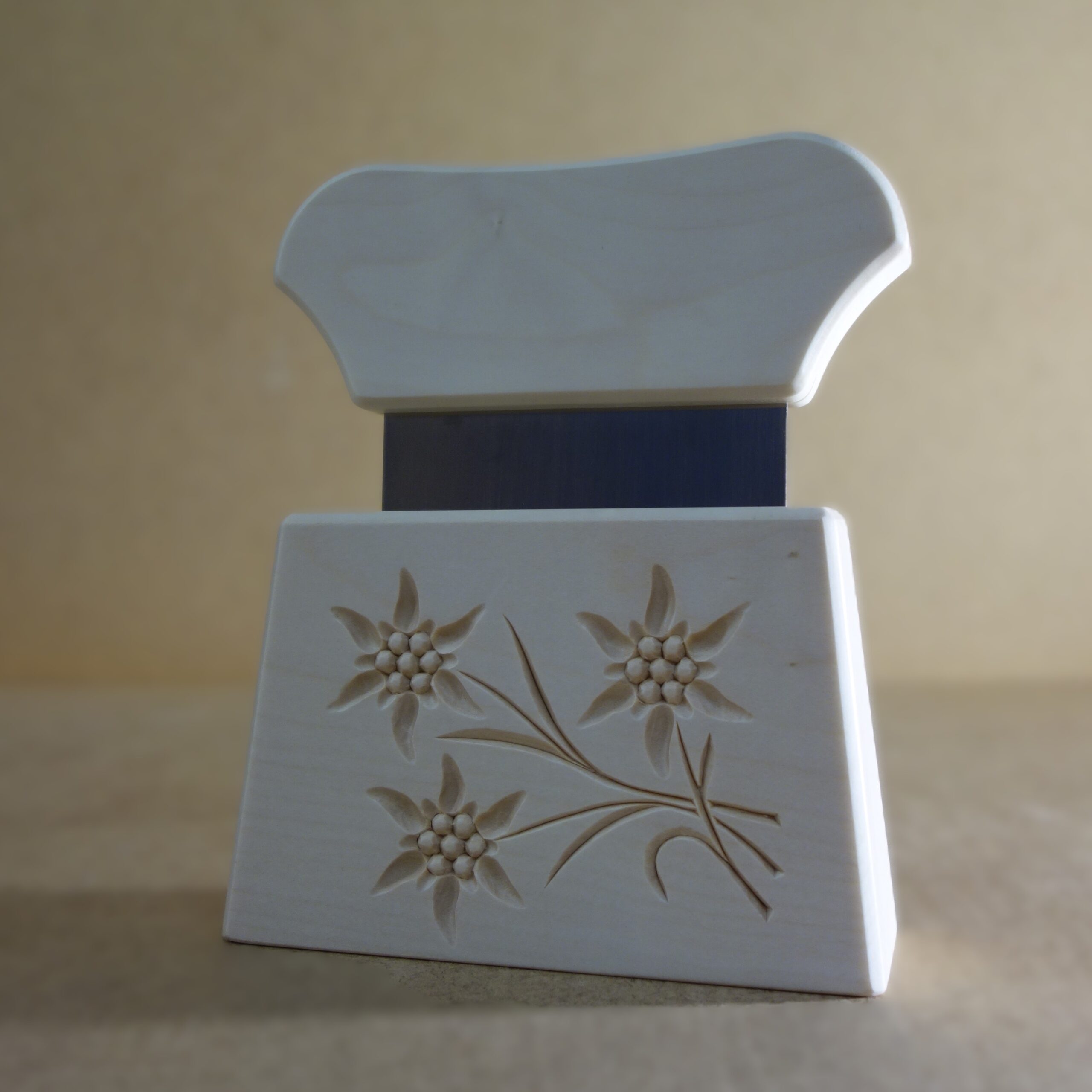 Käsemesser im Halter